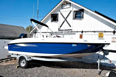 Bayliner 2025 E-18 LIke New