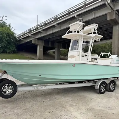 2018 Robalo Cayman 246 SD