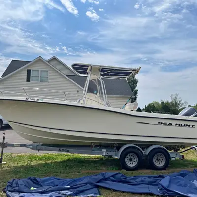 2002 Seahunt Triton 232