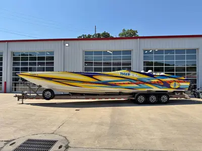 2004 Cigarette Racing Team 42 Tiger