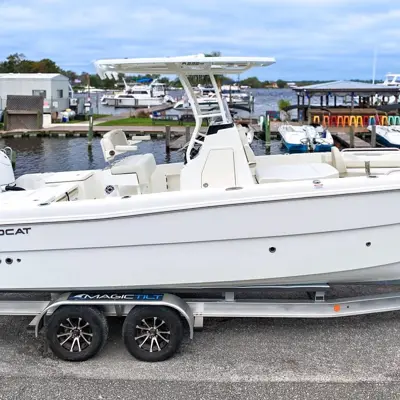2027 WorldCat 235HB