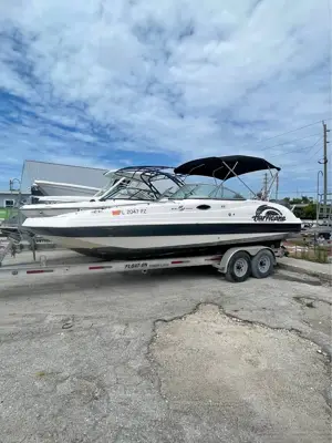 2013 Huricane deck boat