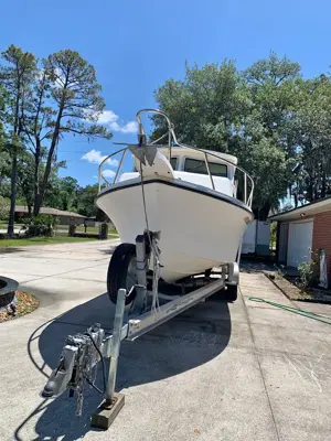 2010 Parker 2520XL Boat