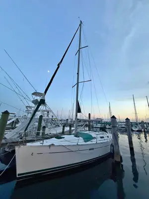 2007 Beneteau monohull sail