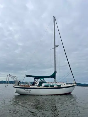 Classic Fandango 1969 Cal Jenson 34 Racer/Cruiser ready to sail!