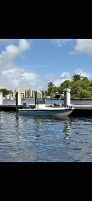 1990 16ft dolphin flats boat