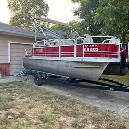 Yamaha G3 Pontoon Boat