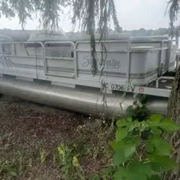 Pontoon boat Make reasonable offer