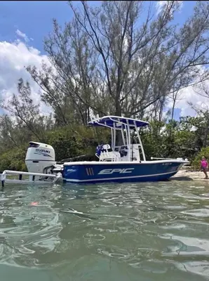 2018 epic bay boat 22’