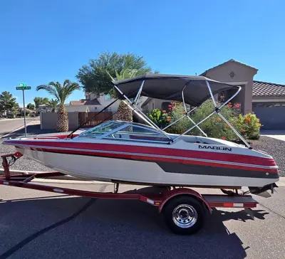 1995 MARLIN – BEAUTIFUL RED, GRAY & WHITE – 205 HP MERCRUISER – ONLY 179 HOURS!
