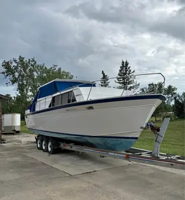 1990 Marinette Aluminum cabin cruiser
