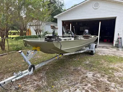2025 Lowe 1852 Aura
