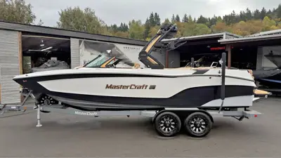 2023 Mastercraft XT-24