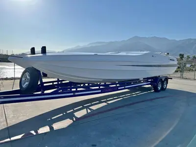 2001 ACTIVE THUNDER 32 Skater Composite Hull - No Motors