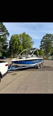 2004 Supra Launch Ski Boat