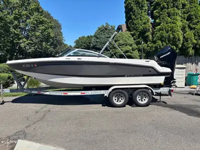 2018 Four Winns hd200
