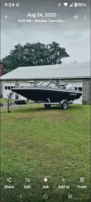 TRACKER BOAT