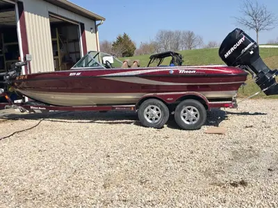 2008 Triton 211 sf
