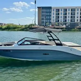 2021 Sea Ray SPX 230