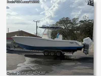 2013 Invincible 33 — 33ft