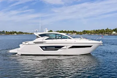 2022 Cruisers Yachts 46' Cantius