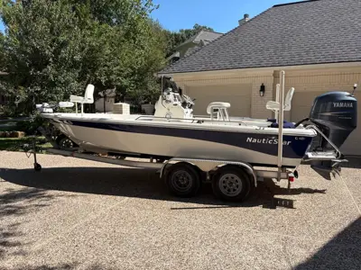 2008 Nautic Star 2110
