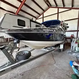 2005 Chaparral Mercruiser V8 with Custom Aluminum Wakeboard Tower