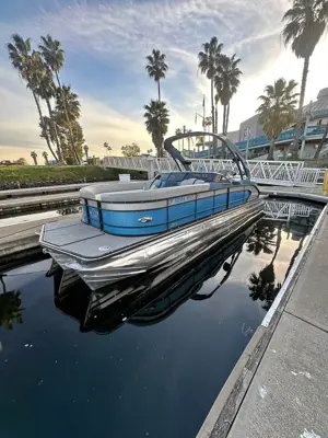 Manitou tritoon pontoon boat 400R mercury, racing Verrado supercharged very low hours