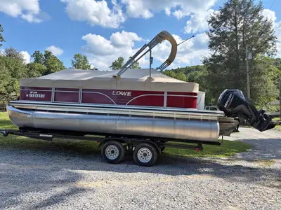 2021 Lowe SF214 Pontoon Boat