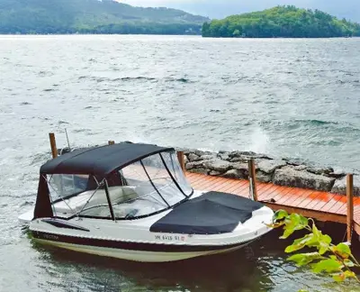 2006 Vectra Deck Boat