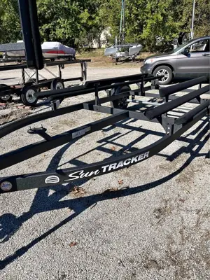 Suntracker pontoon boat