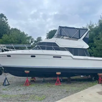 1993 Carver 370