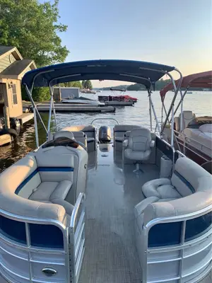2020 South Bay 22ft tritoon