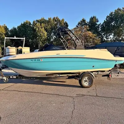 2023 Bayliner VR5 IO