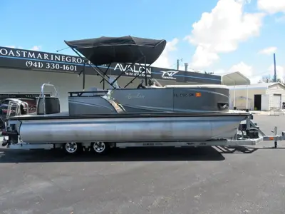 2019 Avalon 2085 LSZ Pontoon | Yamaha 115 HP | 266 Hours