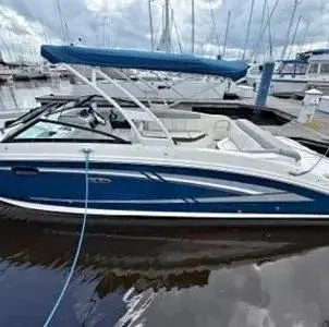 2017 Sea Ray SDX 270