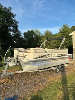 20’ Manitou Oasis Pontoon Boat