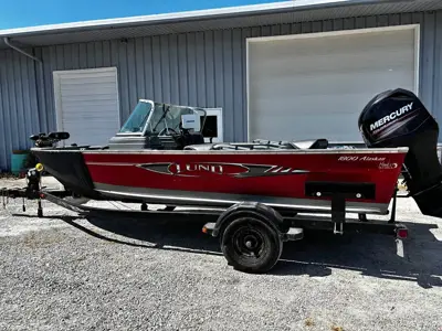 2013 LUND 1800 alaskan full windshield
