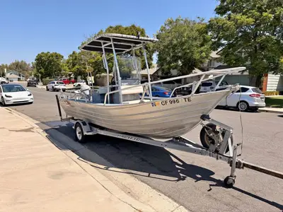 1992 Bayrunner Baja Aluminum Center Console Boat 19.4’