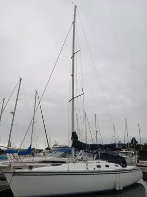1988 Hunter Legend 35 in very good condition -price reduced