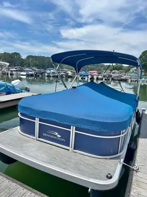 2021 Bennington 20’ Pontoon