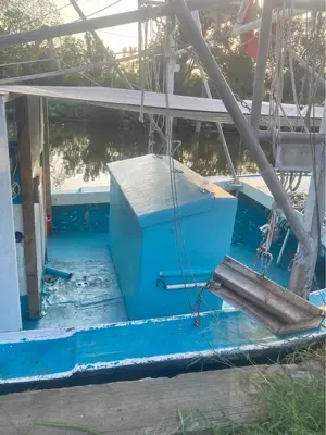 1984 Fiberglass Skiff