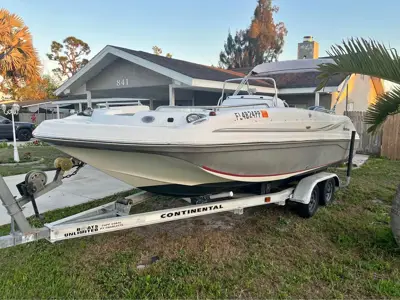 2014 20 foot 10 inch center console Hurricane Deck boat Runs Great low Hours.