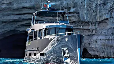 2019 Bering 70