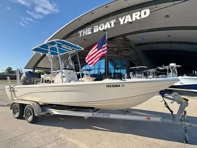 2011 Nautic Star 2200