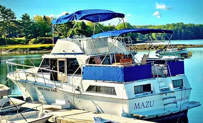 42' Uniflite Aft Cabin 1975