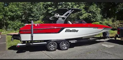 Malibu Wakesetter Boat MXZ24 2017