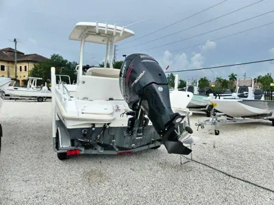 2018 Boston Whaler 210 Dauntless