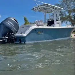 2023 Sea Hunt Ultra 229 Center Console