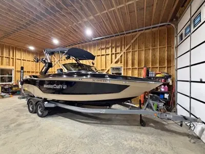 2022 MASTERCRAFT xt23